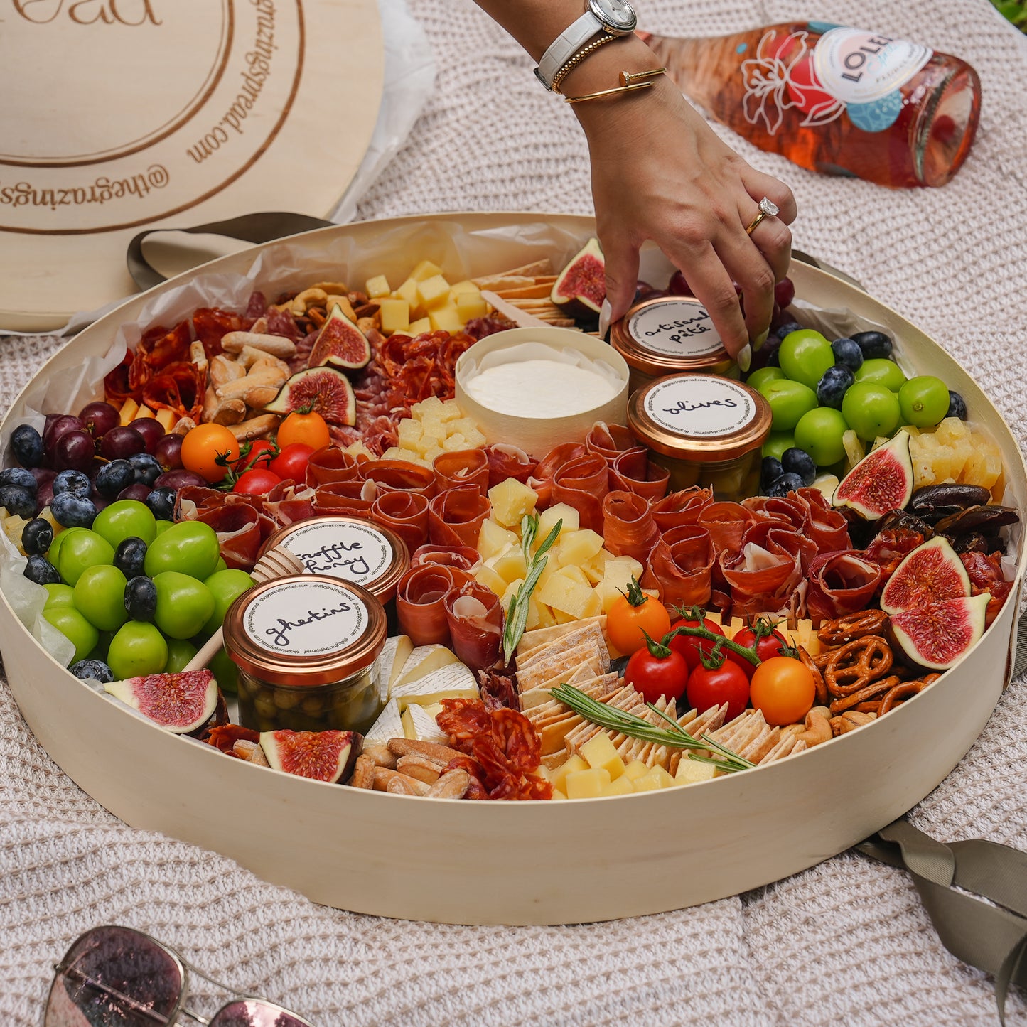 Showstopper Spread (50cm)